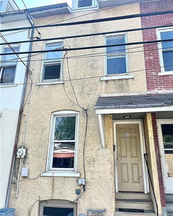 2nd image of 842 Elliger St