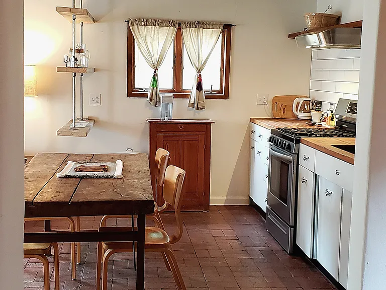 401B Montaner St — Photo 3