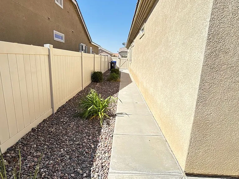 19477 Sunrise Rd — Photo 8