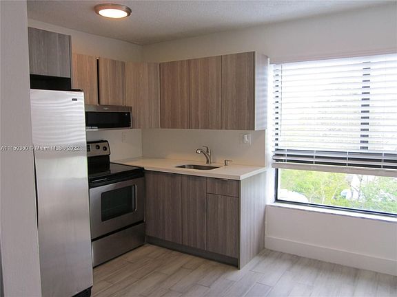 5th image of 810 Salzedo St #30