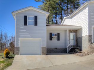 13 Marie Dr, Hurricane, WV 25526