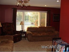3rd image of 155 Greenbriar Ct