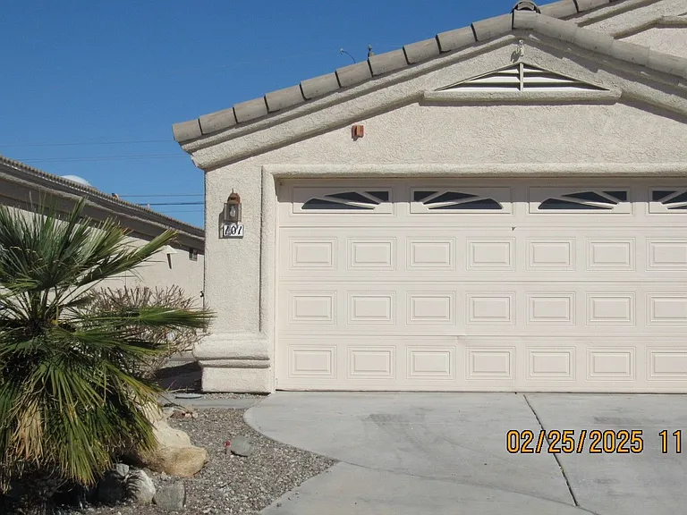 2759 Palisades Dr — Photo 1