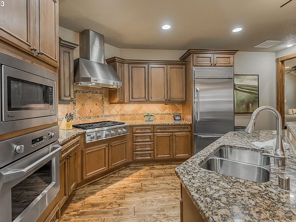 4th image of 4128 SE 178th Ct
