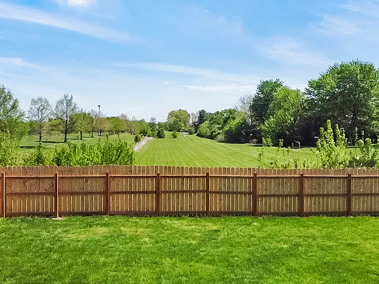 812 Victoria Ln — Photo 47