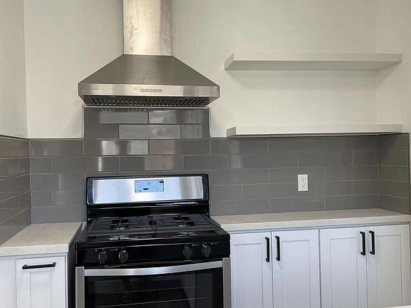 5th image of 2088 Heatherdale Ave #2088