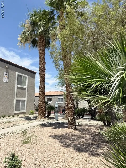 2 bed, 2.0 bath, 1132 sqft, $1,350 — Photo 2