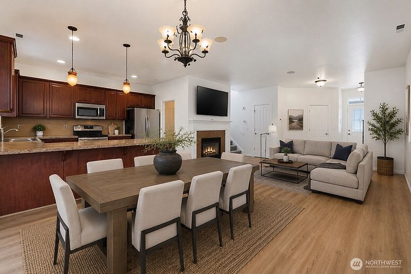 5th image of 6072 Park Street E