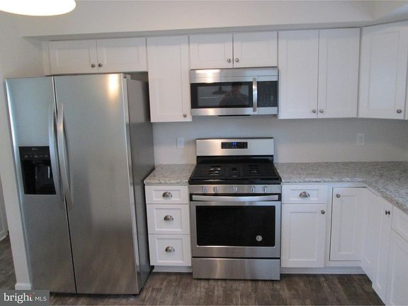4th image of 405 Donofrio Dr