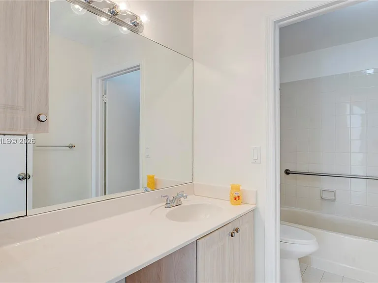 6410 SW 112th Pl — Photo 9