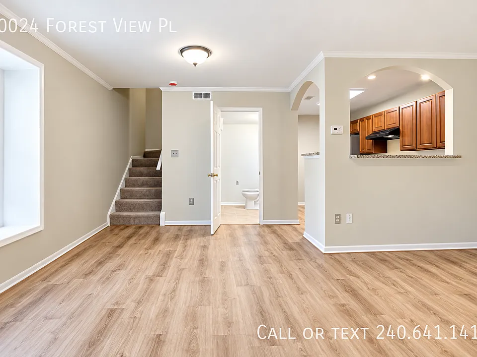 10024 Forest View Pl