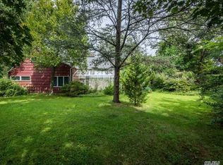 191 Village Rd, Manhasset, NY 11030