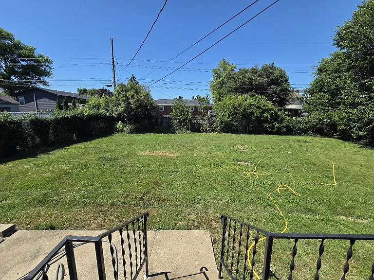 521 Stonehaven Dr — Photo 30