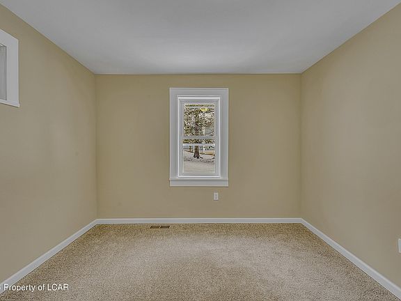 4th image of 642 Bodle Rd