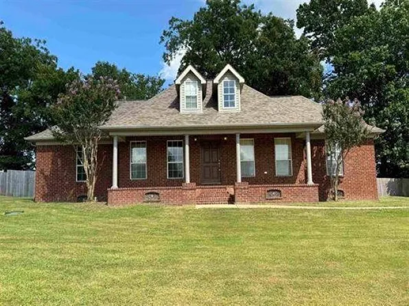 454 Sterling Farm Dr, Atoka, TN 38004