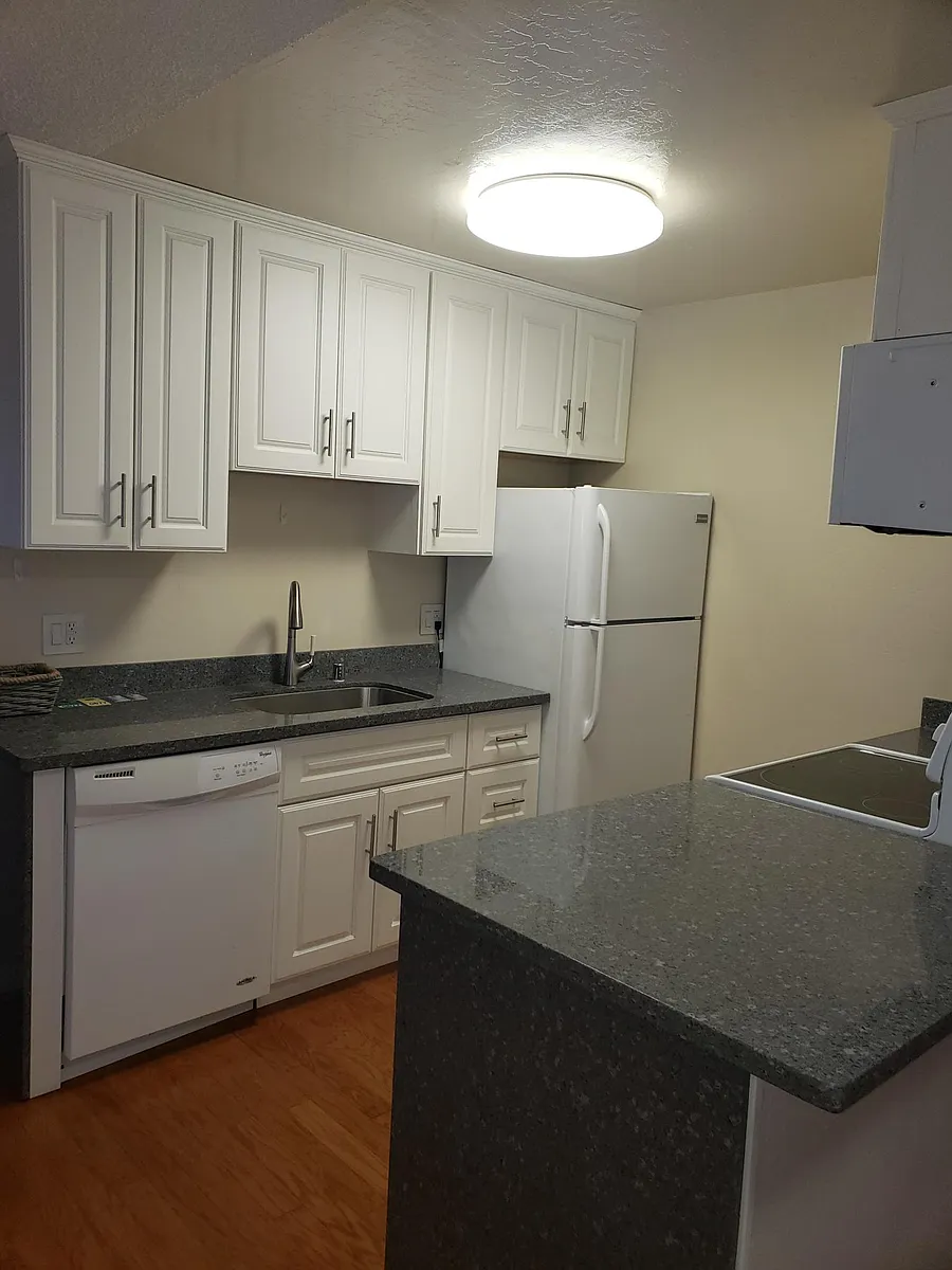 Building Photo - 403 Piccadilly Pl #10