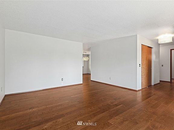 5th image of 11922 4th Avenue Ct E
