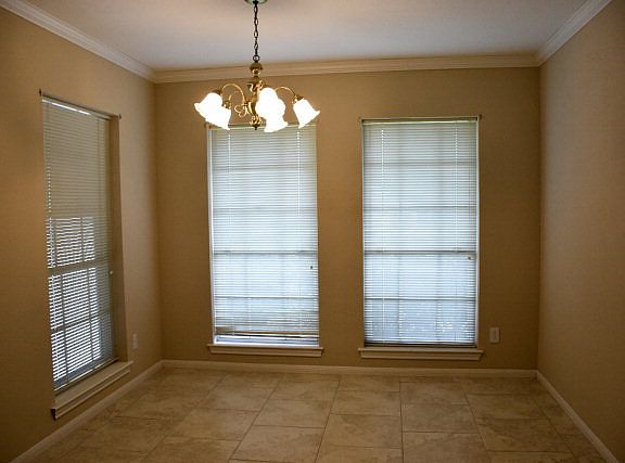 5th image of 205 Ashland Crk