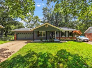 208 Valleyoak Ct, Ballwin, MO 63021