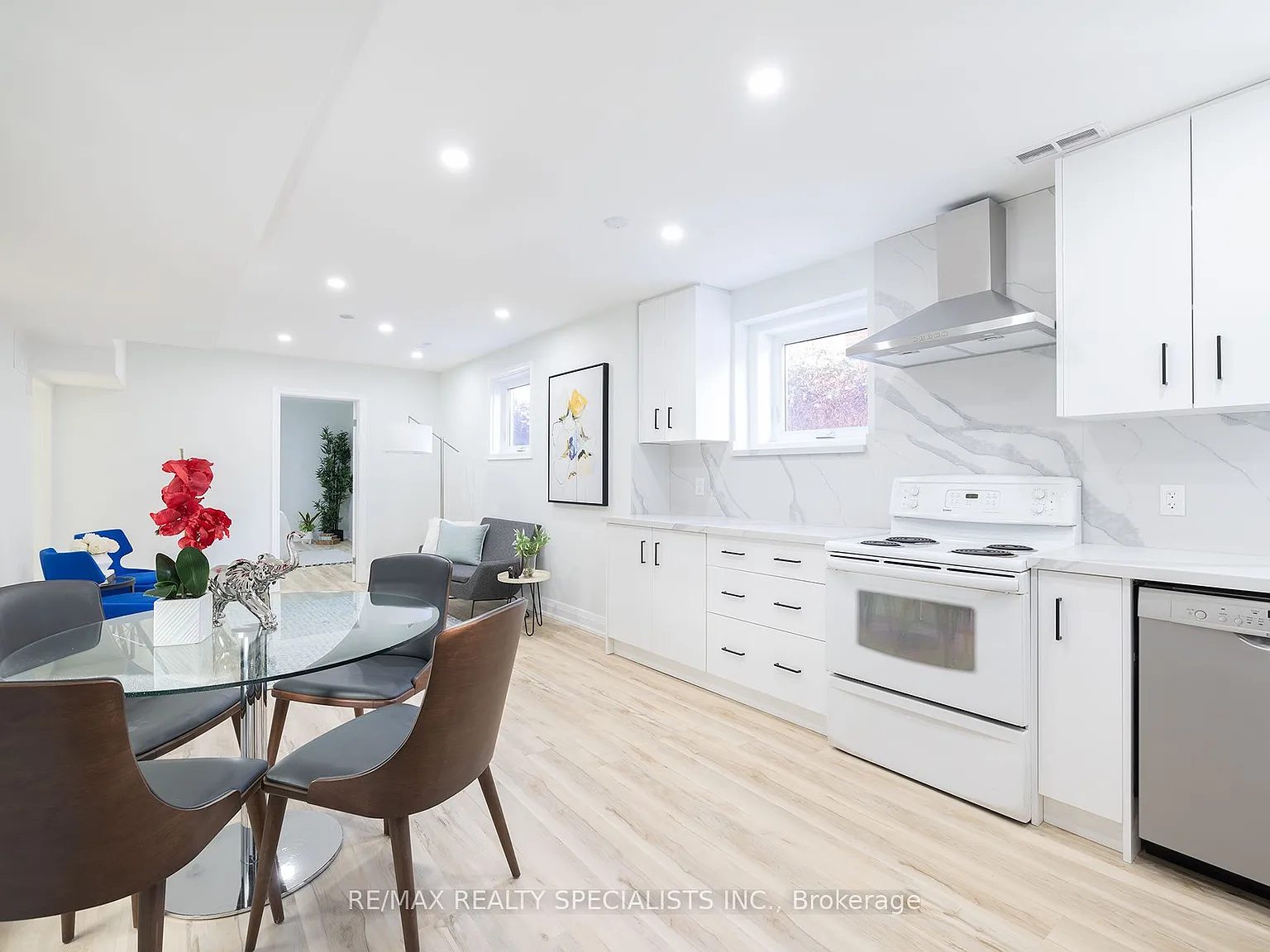 2 bed, $2,100 — Photo 2