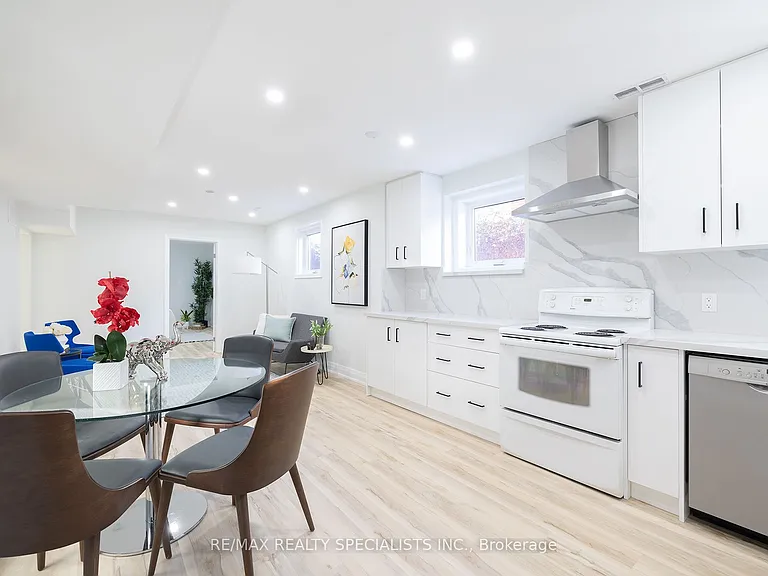 4279 Woodington Dr — Photo 2