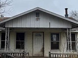 408 E 4th St, Camp Wood, TX 78833