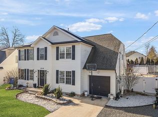 209 Gilford Ave, Island Heights, NJ 08732