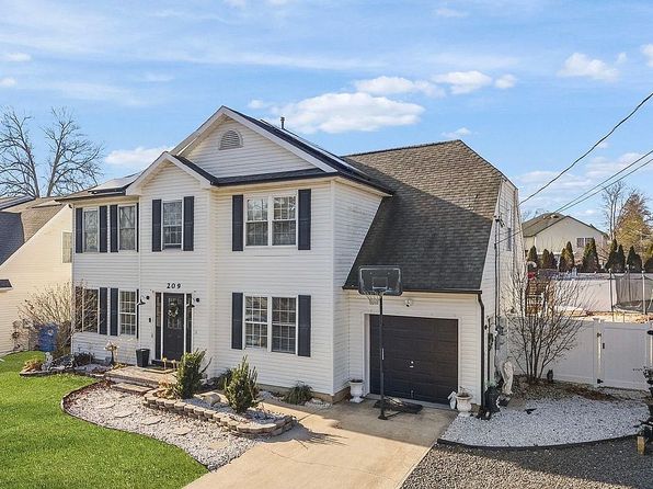 209 Gilford Ave