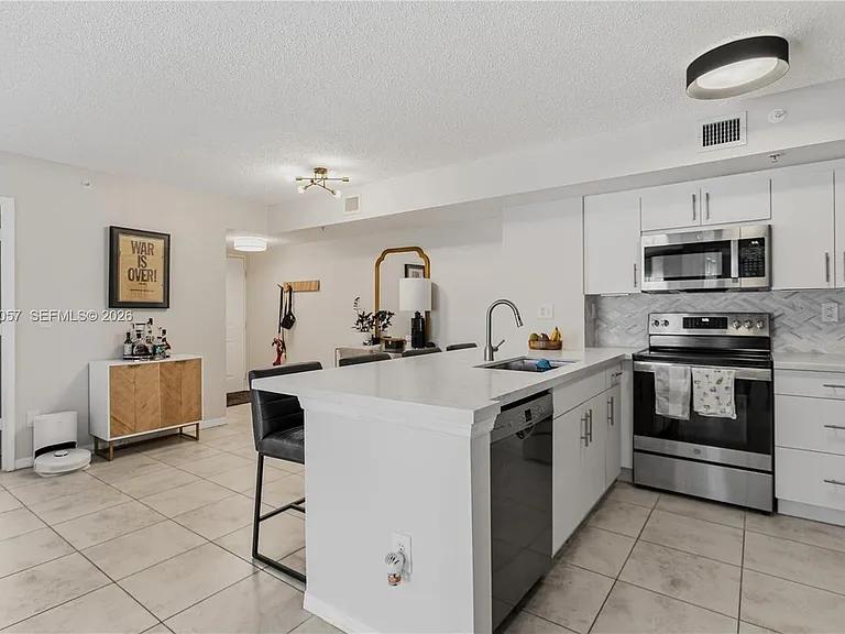 2640 S University Dr #111 — Photo 6