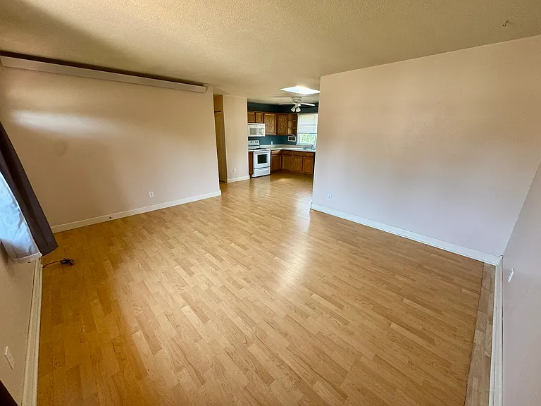 138 E Montana St — Photo 3