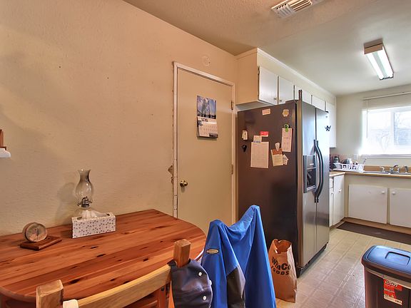 4th image of 7428 Larchmont Dr