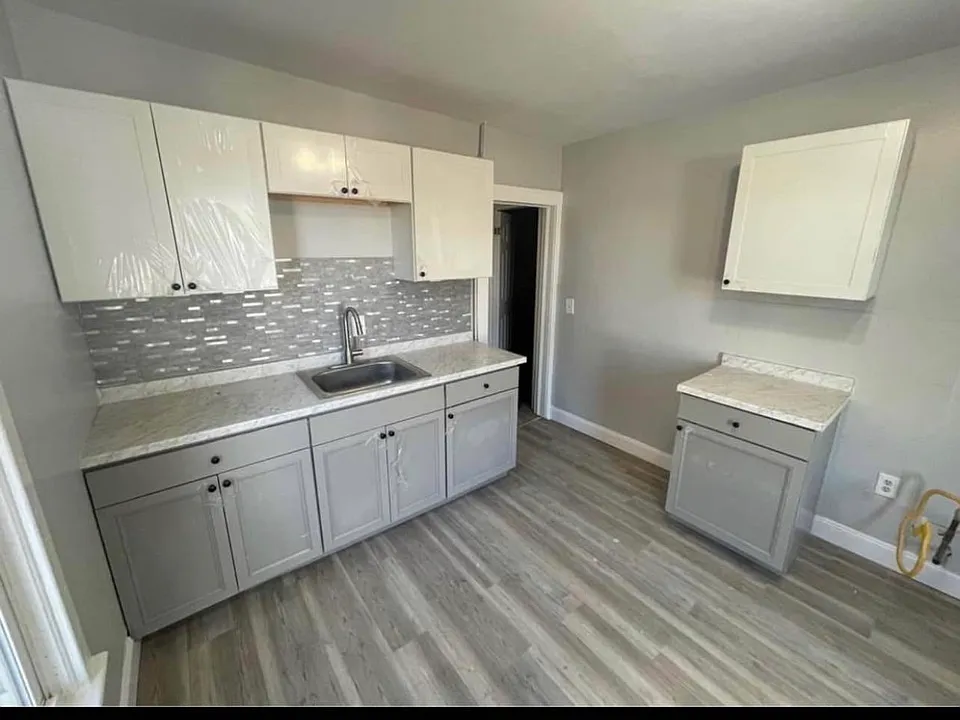 8 Swan St #10