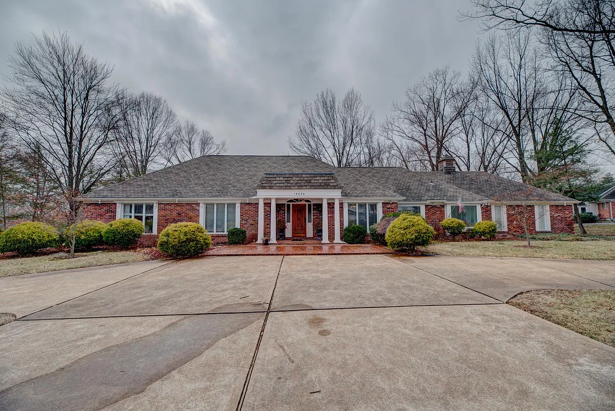 Building Photo - 10490 Frontenac Woods Ln