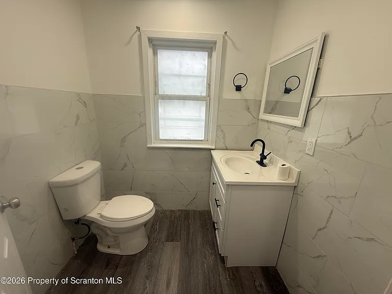 216 Horton St — Photo 6