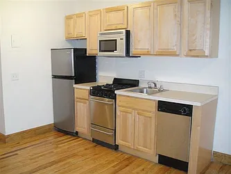 Rented by Robyn Lee, LREB