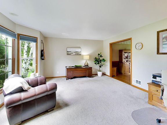 4th image of 3860 Crabapple Ln