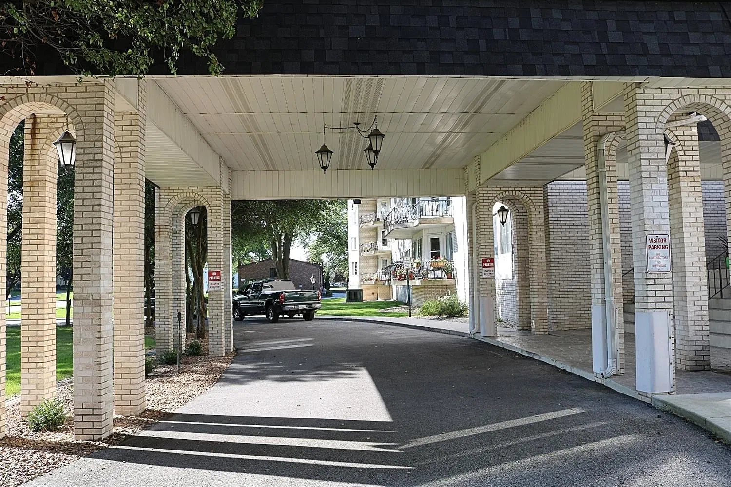 2 bed, 1450 sqft, $2,100 — Photo 2