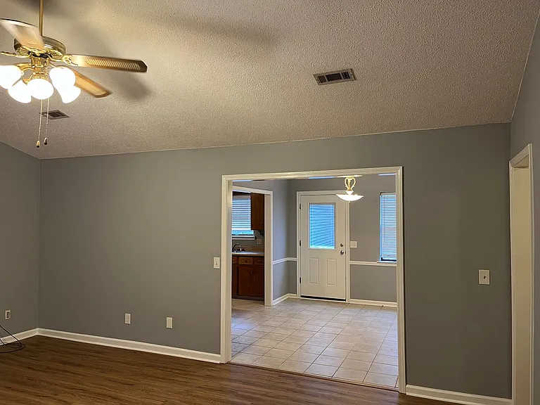112 Blackhawk Dr — Photo 5