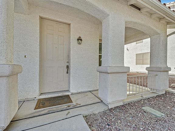 2nd image of 1133 Clairville St