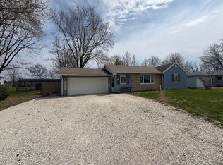 906 S Allen St, Centralia, MO 65240