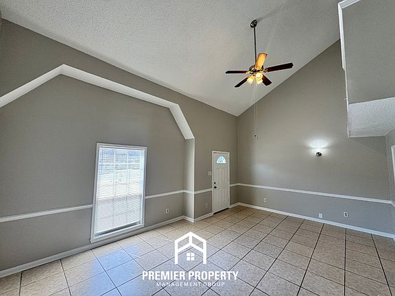 3rd image of 3004 Huntington Trail Dr