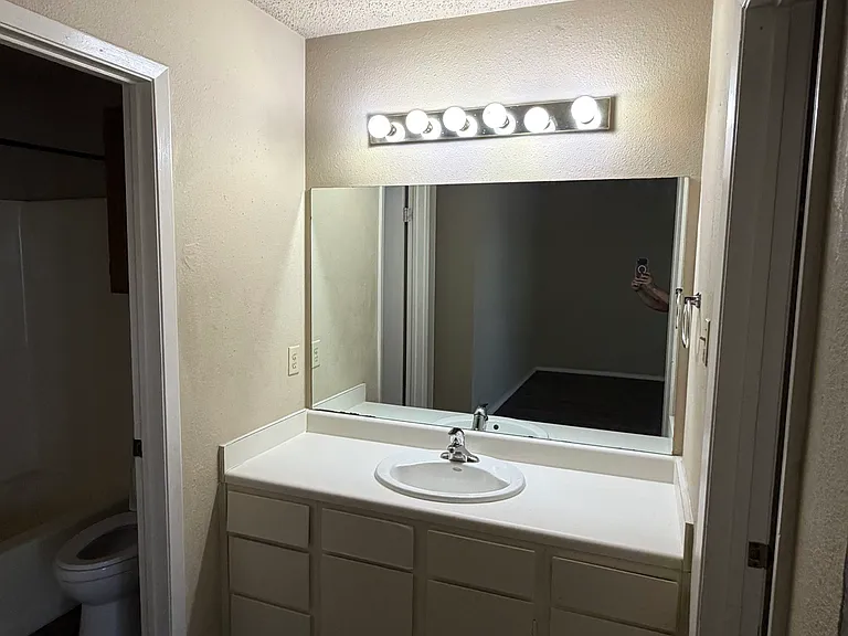 11904 Alpheus Ave #C — Photo 26