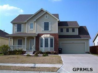 18426 Farnam St, Omaha, NE 68118