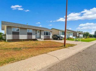 480 Hilton Cres NE, Medicine Hat, AB T1C 1E5