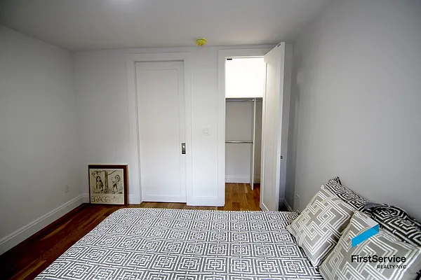 Sold by FirstService Realty (legacy) | media 12
