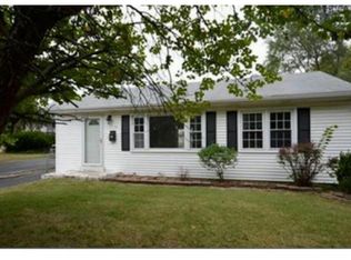 15 La Sierra Dr, Florissant, MO 63031