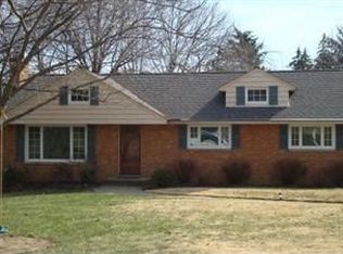 9265 Lawnpark Dr, Brecksville, OH 44141