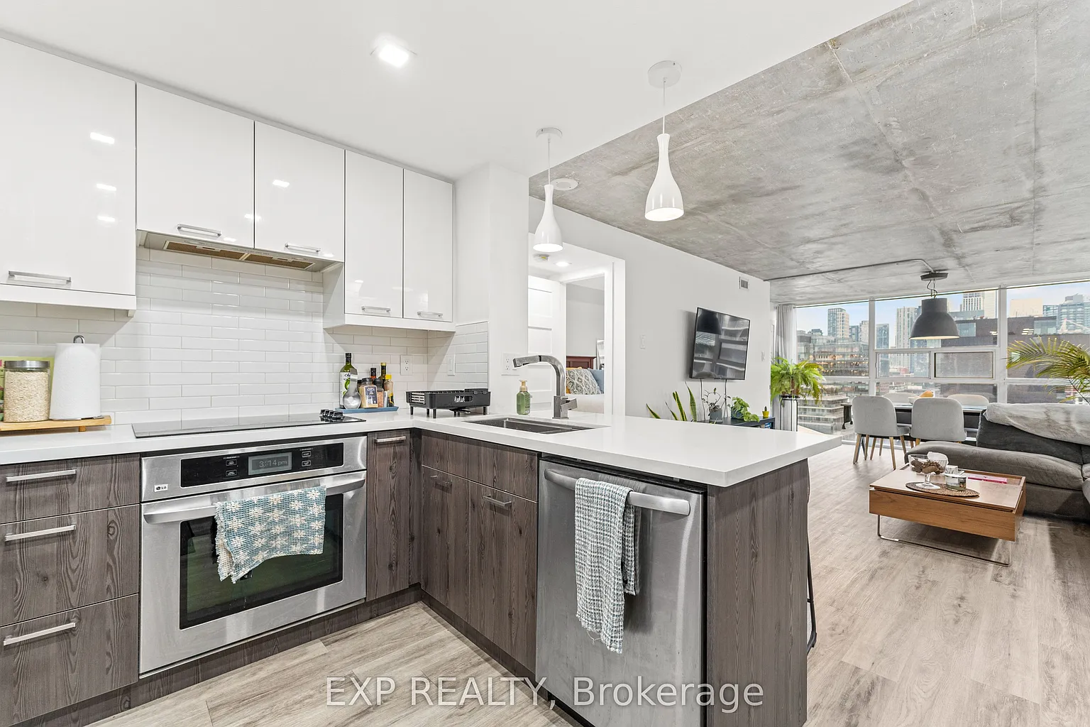 705 King St W #1603 photo 1