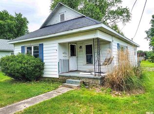 339 W Washington St, Flora, IL 62839