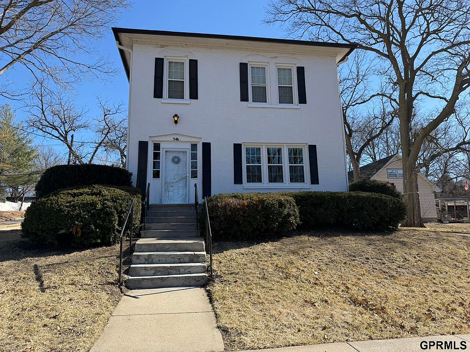 1st image of 944 Forest Ave